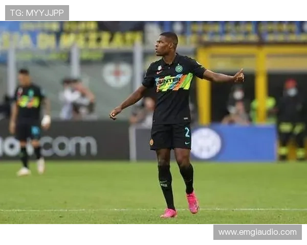 莫利纳右路飞翼表现稳健，攻防两端持续提升