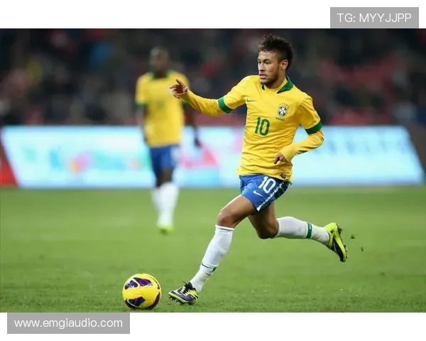 内马尔生涯荣誉解析：欧冠与国家队成就评估