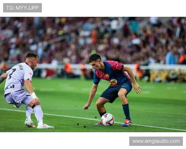 巴萨中场技术依旧稳定,但节奏失控问题逐步反映,影响球队整体表现