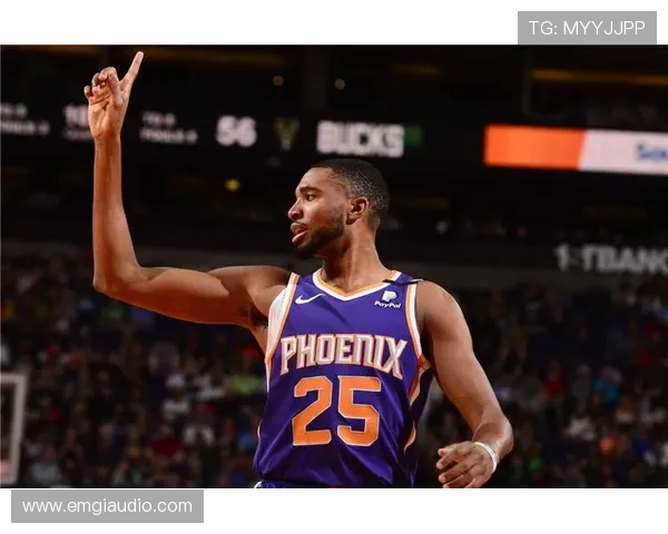 米卡尔·布里奇斯无球跑位制造防守空间助太阳提升三分命中率